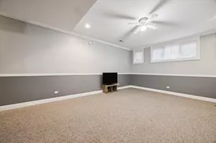 641 E 50th St, Chicago, IL 60615 - Photo 12
