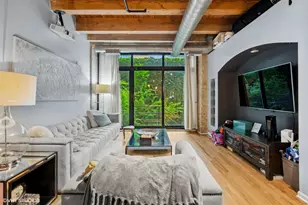 520 W Huron St, Chicago, IL 60654 - Photo 2