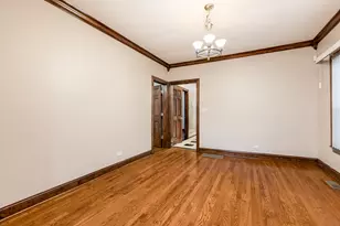 5242 N Kimball Ave, Chicago, IL 60625 - Photo 8