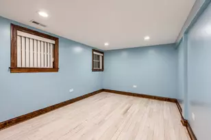 5242 N Kimball Ave, Chicago, IL 60625 - Photo 38