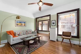 1464 W Argyle St, Chicago, IL 60640 - Photo 6