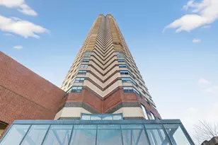 3660 N Lake Shore Dr, Chicago, IL 60613 - Photo 2