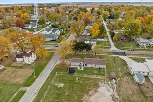 602 W 6th St, Minonk, IL 61760 - Photo 30