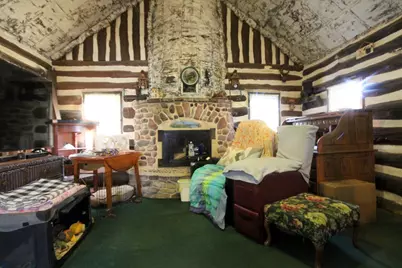 312 N Cresthill Avenue, McHenry, IL 60050 - Photo 2