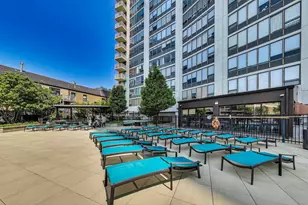 3930 N Pine Grove Ave, Chicago, IL 60613 - Photo 28