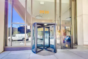 3930 N Pine Grove Ave, Chicago, IL 60613 - Photo 4