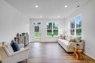 12251 Barcroft Cir, Huntley, IL 60142 - Photo 4