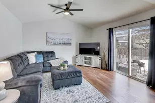 6257 Eagle Ridge Dr, Gurnee, IL 60031 - Photo 8