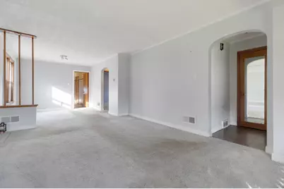 8550 S Jeffery Boulevard, Chicago, IL 60617 - Photo 8