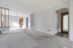 8550 S Jeffery Blvd, Chicago, IL 60617 - Photo 8