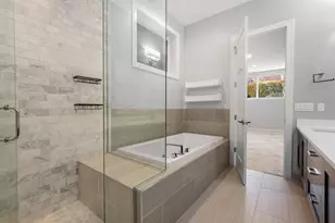 1057 N Wood St, Chicago, IL 60622 - Photo 12