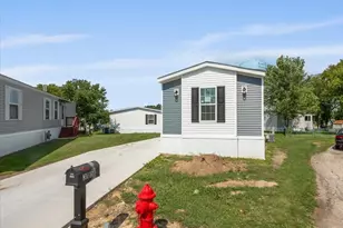 310 Apollo Ct, Round Lake, IL 60073 - Photo 32