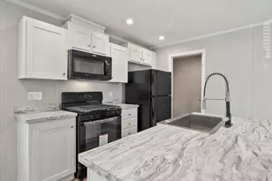 310 Apollo Ct, Round Lake, IL 60073 - Photo 8