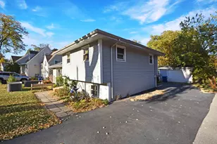 916 Lacey Ave, Lisle, IL 60532 - Photo 4