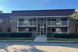 1102 Westover Ln, Schaumburg, IL 60193 - Photo 1