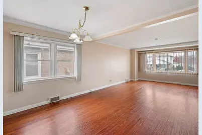 10737 S Emerald Avenue, Chicago, IL 60628 - Photo 4