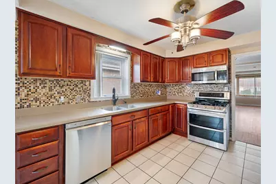 10737 S Emerald Avenue, Chicago, IL 60628 - Photo 6