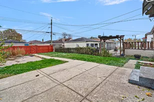 10737 S Emerald Ave, Chicago, IL 60628 - Photo 16