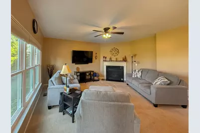445 E Becker Place, Sycamore, IL 60178 - Photo 10