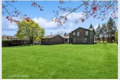 19738 W Martin Drive, Mundelein, IL 60060 - Photo 1