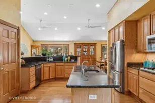 19738 W Martin Dr, Mundelein, IL 60060 - Photo 4