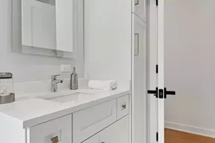 847 W Ainslie St, Chicago, IL 60640 - Photo 14