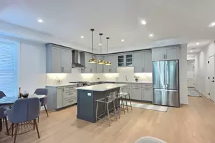 847 W Ainslie St, Chicago, IL 60640 - Photo 2