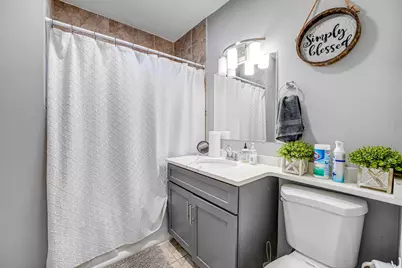 10516 S Eggleston Avenue, Chicago, IL 60628 - Photo 6