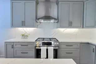 847 W Ainslie St, Chicago, IL 60640 - Photo 8