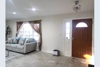 1035 W Elmwood Lane, Bartlett, IL 60103 - Photo 4