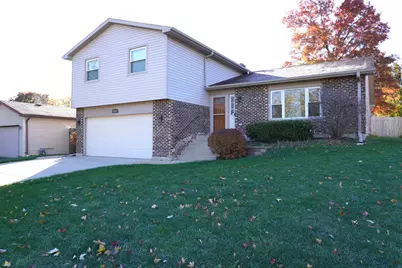 1035 W Elmwood Lane, Bartlett, IL 60103 - Photo 2