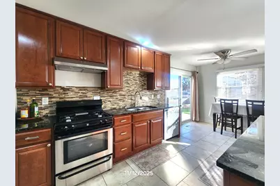 1035 W Elmwood Lane, Bartlett, IL 60103 - Photo 16