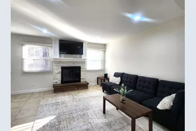1035 W Elmwood Lane, Bartlett, IL 60103 - Photo 8