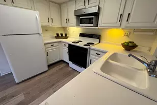 1974 Wexford Cir, Wheaton, IL 60189 - Photo 10