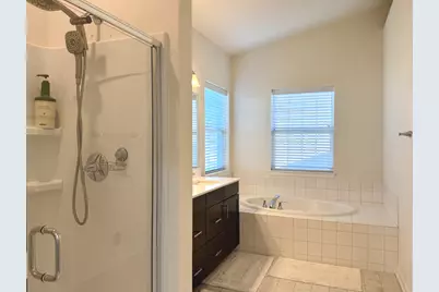 3660 Thornhill Drive, Elgin, IL 60124 - Photo 12