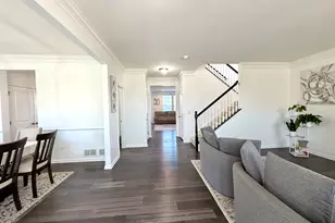 3660 Thornhill Dr, Elgin, IL 60124 - Photo 4