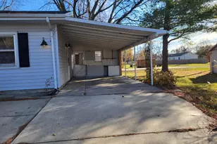 521 N Beech St, Forrest, IL 61741 - Photo 10