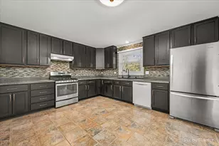 4N850 E Mary Dr, Saint Charles, IL 60175 - Photo 8