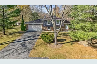 4N850 E Mary Drive, Saint Charles, IL 60175 - Photo 2