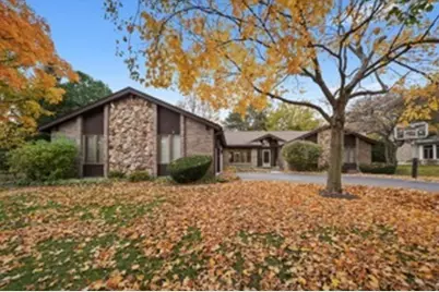 2130 Mallard Drive, Northbrook, IL 60062 - Photo 1