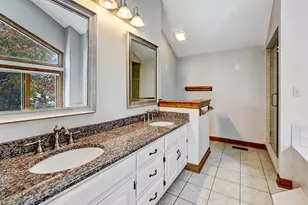 [Address not provided], Burr Ridge, IL 60527 - Photo 14