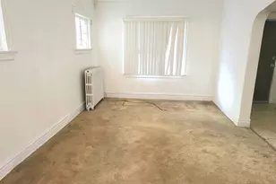 7827 S Peoria St, Chicago, IL 60620 - Photo 2