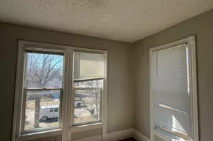 506 E Chestnut St, Bloomington, IL 61701 - Photo 28