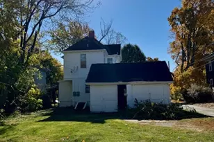 506 E Chestnut St, Bloomington, IL 61701 - Photo 8