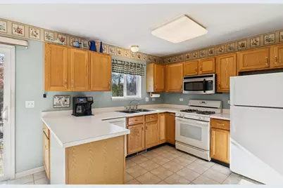 885 Charlton Road, Lake Villa, IL 60046 - Photo 10