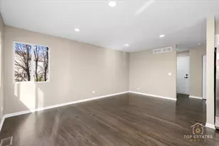 737 Springwood Dr, Joliet, IL 60431 - Photo 10