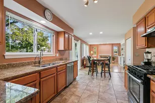 36077 N Bridlewood Ave, Gurnee, IL 60031 - Photo 6