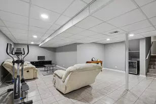 36077 N Bridlewood Ave, Gurnee, IL 60031 - Photo 16