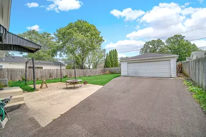 1107 Campbell Avenue, Wheaton, IL 60189 - Photo 4