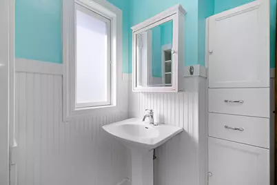 290 E 1st Avenue, Clifton, IL 60927 - Photo 10